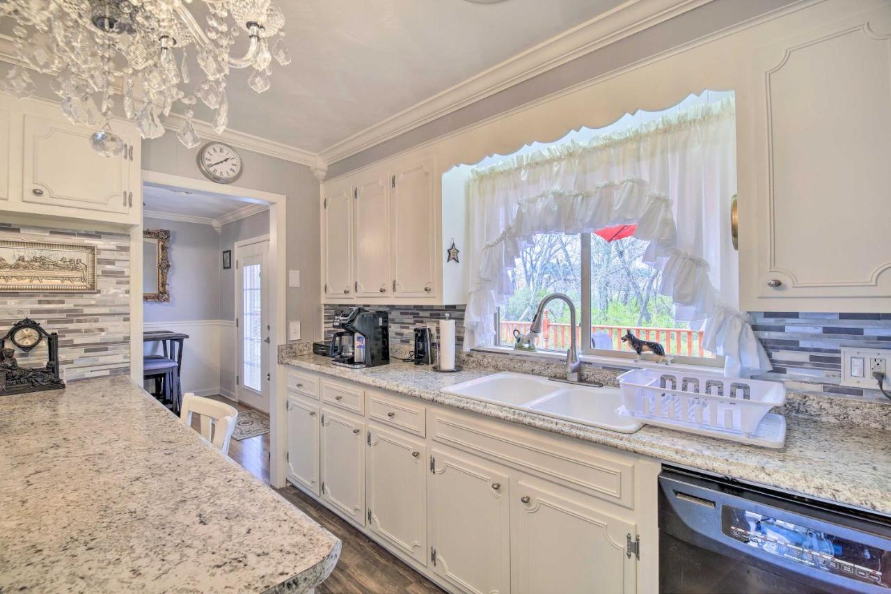 Villa Bristol Retreat With Creek Access 2 Mi To Dtwn Esterno foto